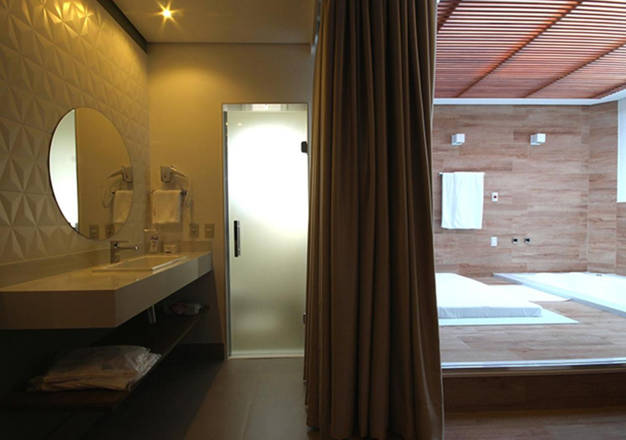 Motel Black Horse Cotia  Eksteriør billede